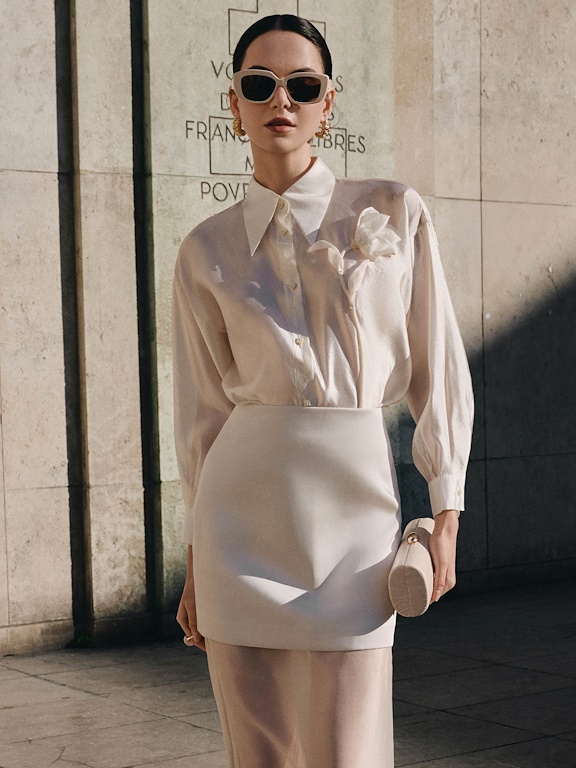 Áo sơ mi cổ đức ngực đinh hoa